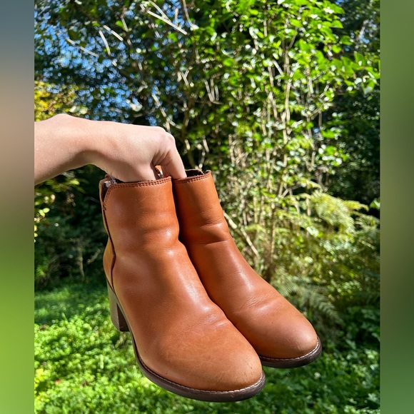 Ten Points Leather Boots - Picture 3 of 4